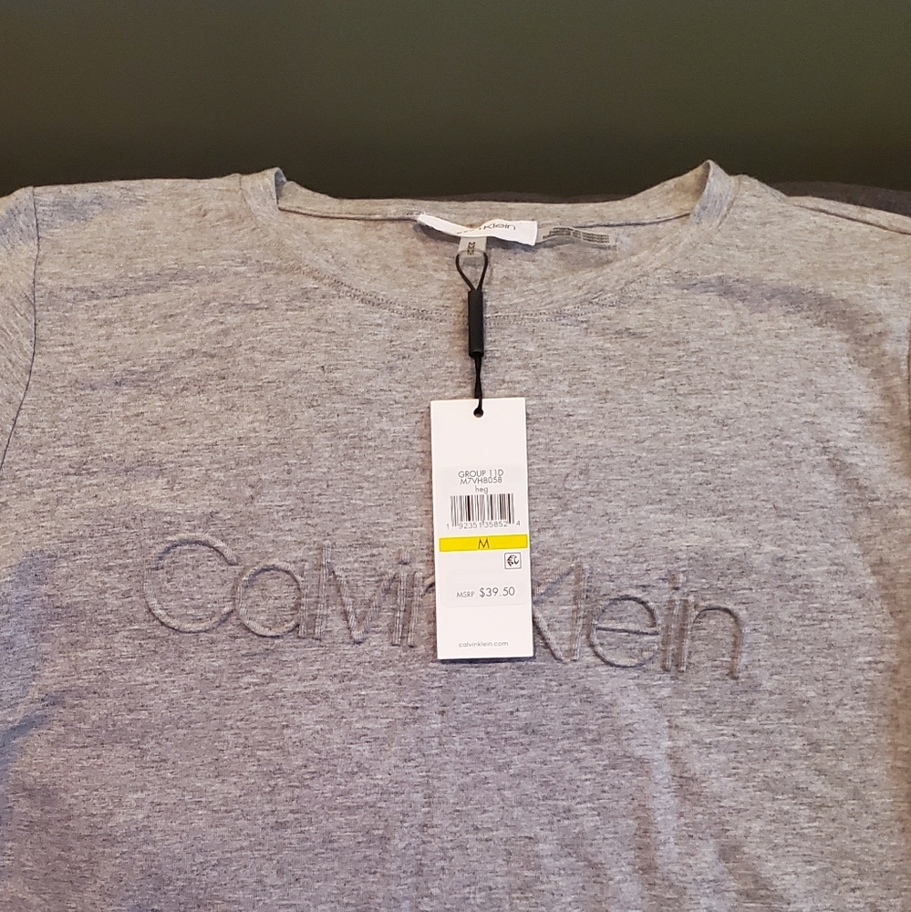 NWT woman's  CLAVIN Klein med Tee